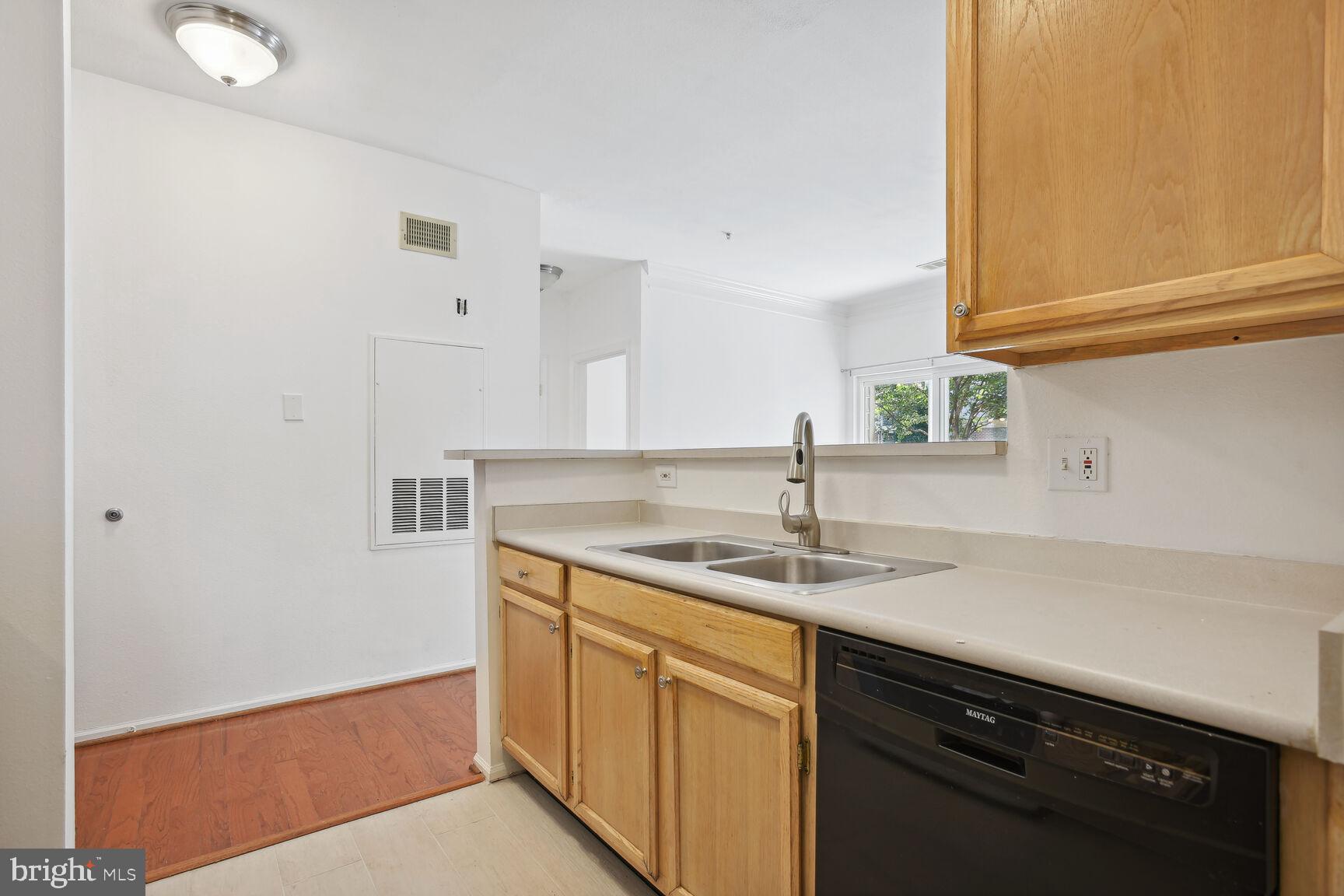 1600 Spring Gate Dr., Unit 2113 McLean, VA 22102 - Photo 8 of 15