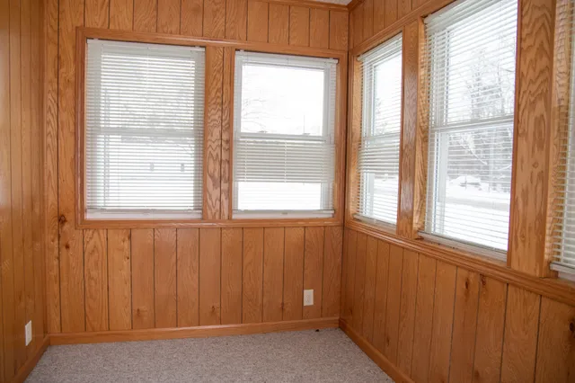 $198,900 | 405 South Lowe Street, Dowagiac, MI 49047