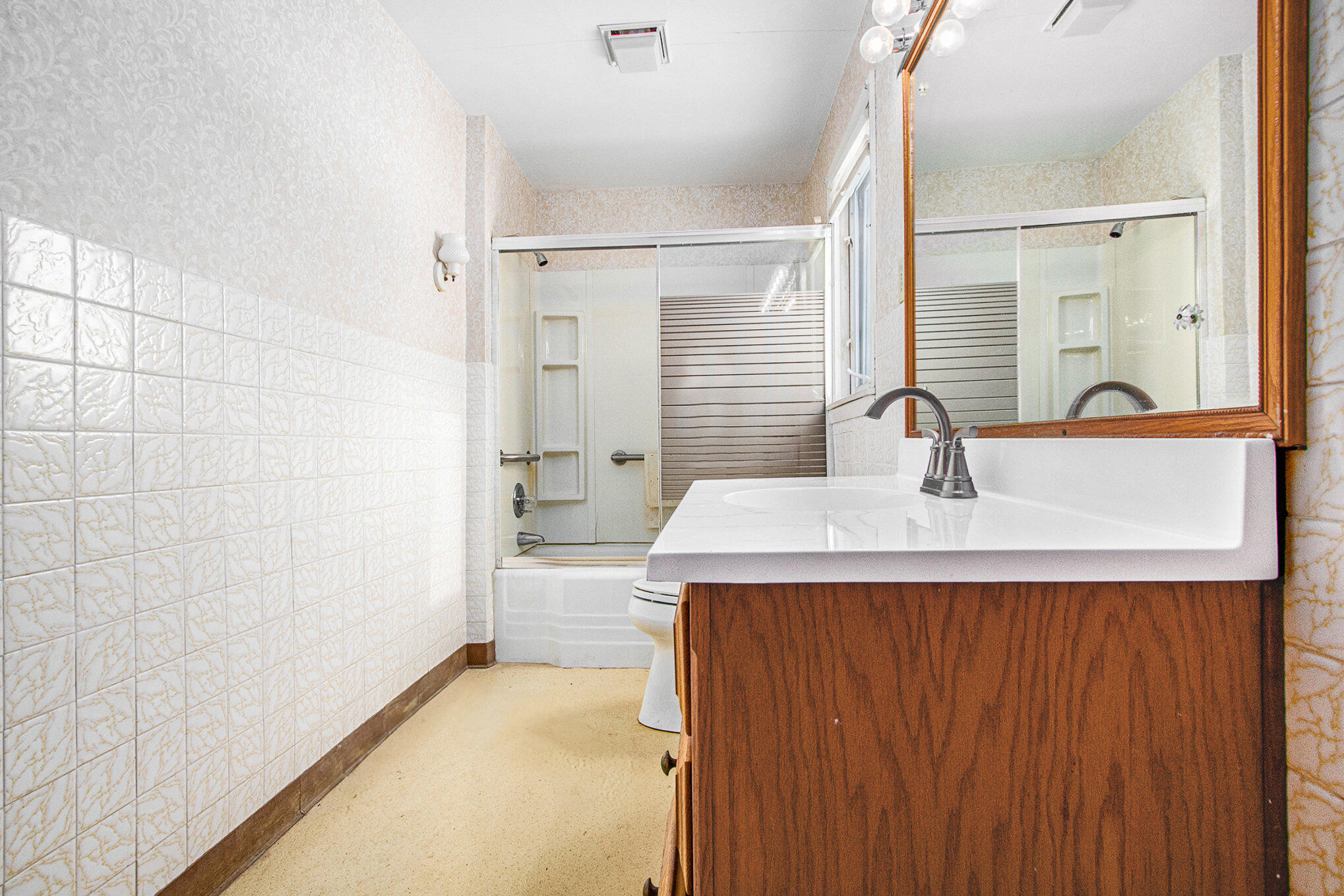 405 South Lowe Street Dowagiac, MI 49047 - Photo 13 of 29 017_file_662