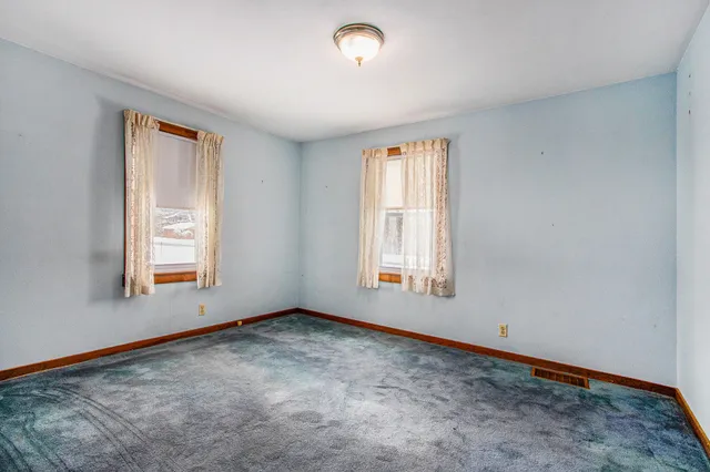 $198,900 | 405 South Lowe Street, Dowagiac, MI 49047