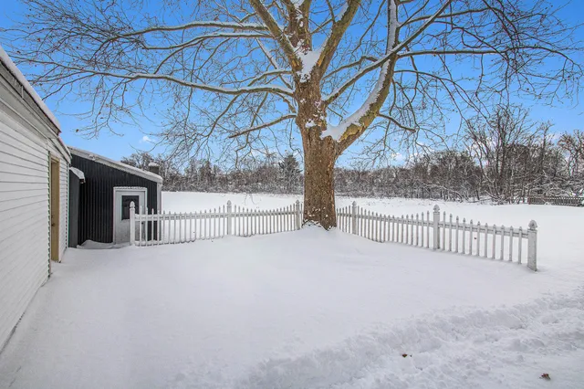 $198,900 | 405 South Lowe Street, Dowagiac, MI 49047