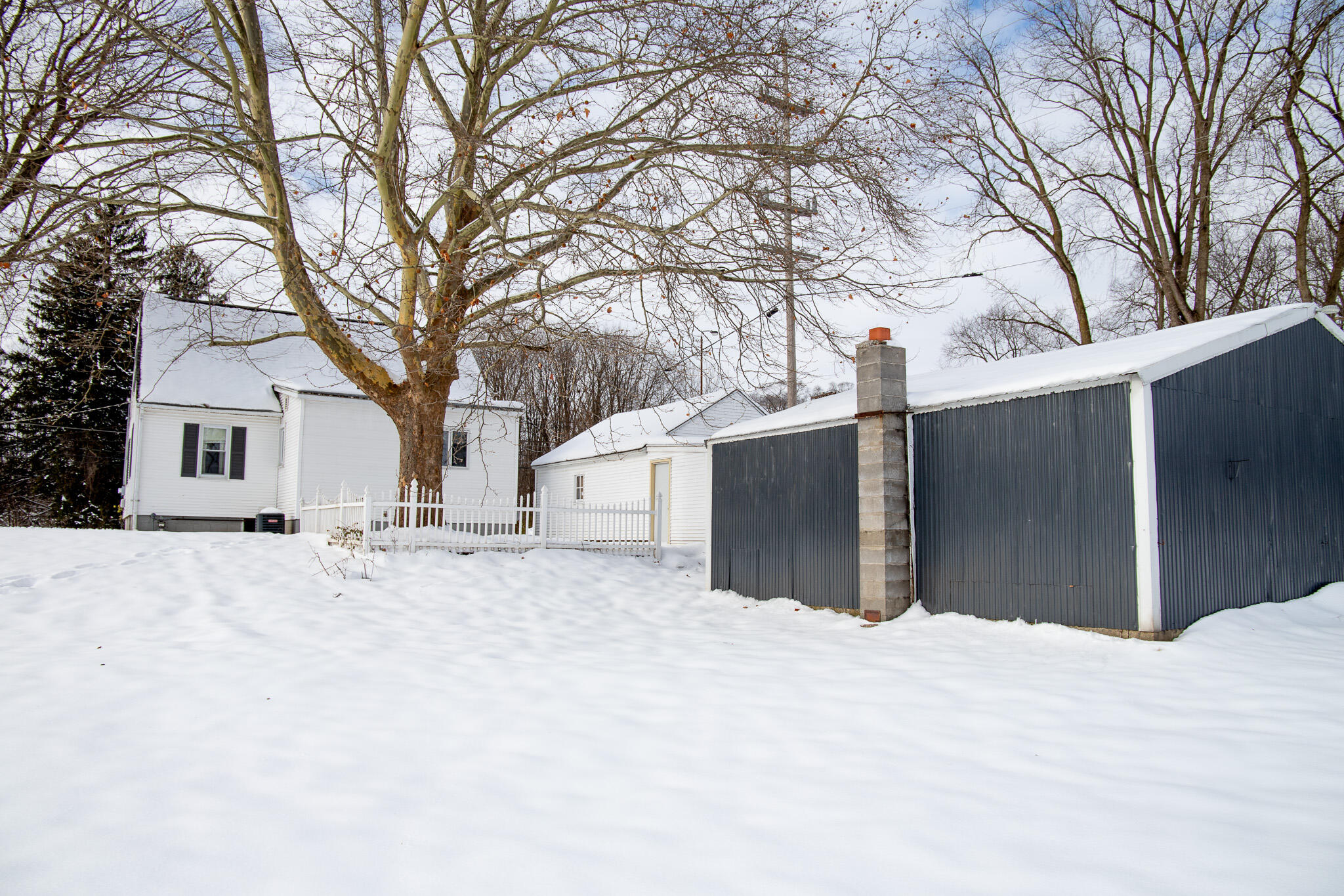 405 South Lowe Street Dowagiac, MI 49047 - Photo 25 of 29 IMG_1402