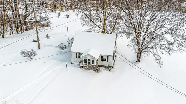 $198,900 | 405 South Lowe Street, Dowagiac, MI 49047