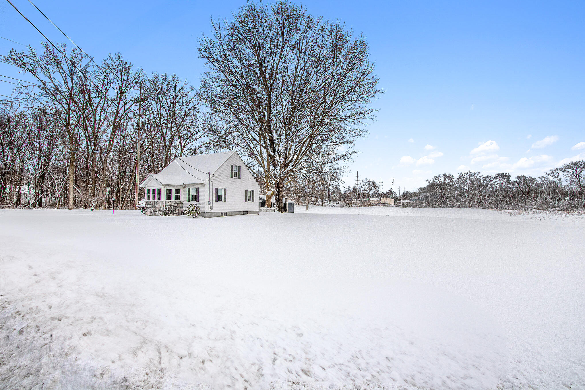 405 South Lowe Street Dowagiac, MI 49047 - Photo 4 of 29 002_file_564