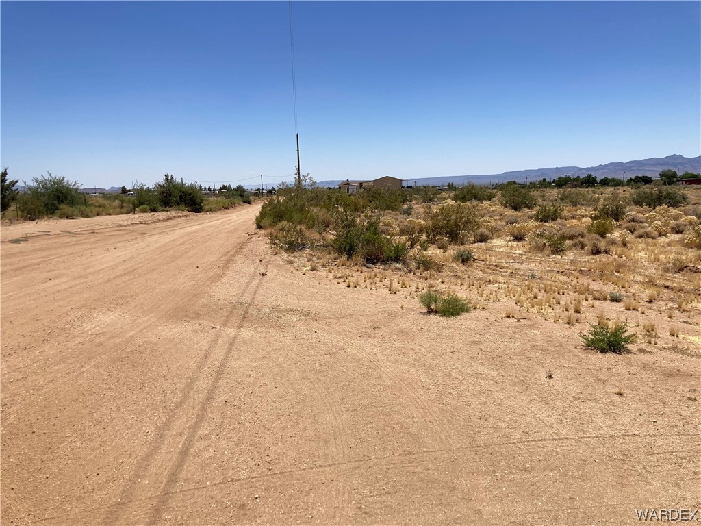 3913 Alpine Road Golden Valley, AZ 86413 - Photo 2 of 3