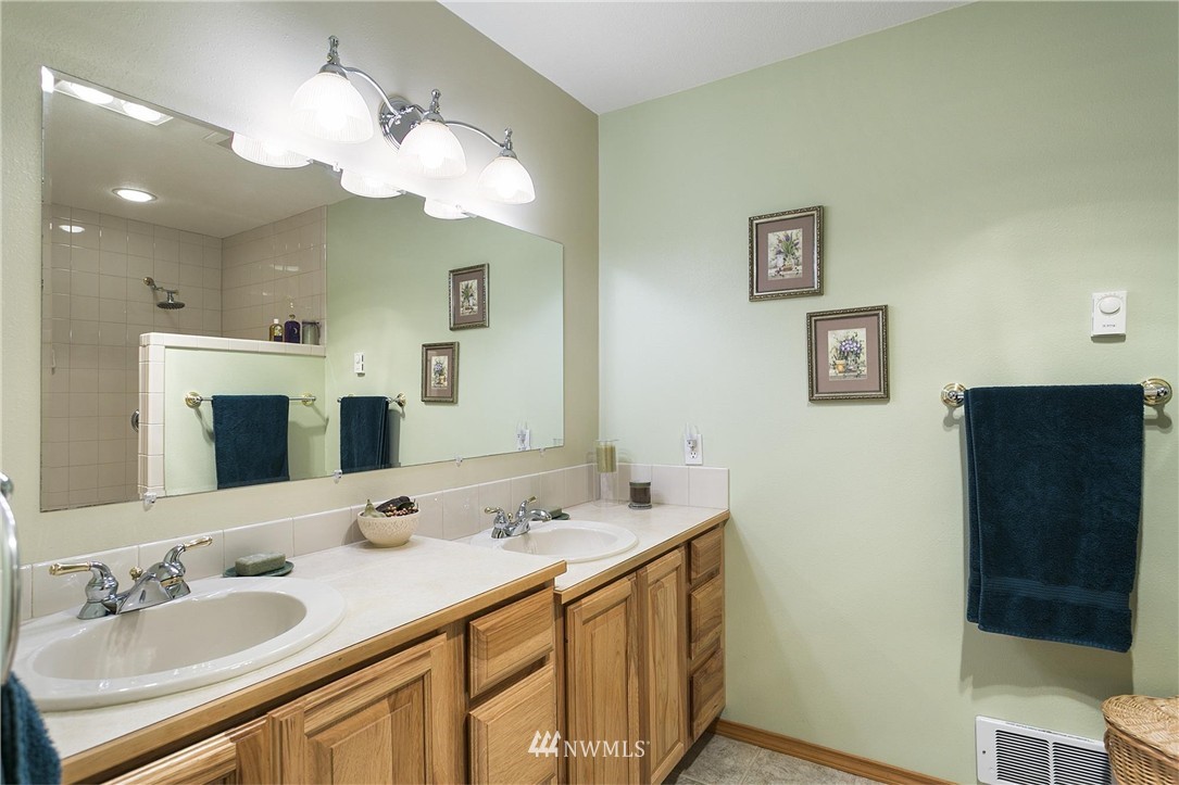 1271 Griffith Point Road Nordland, WA 98358 - Photo 21 of 25 Gallery Image 21