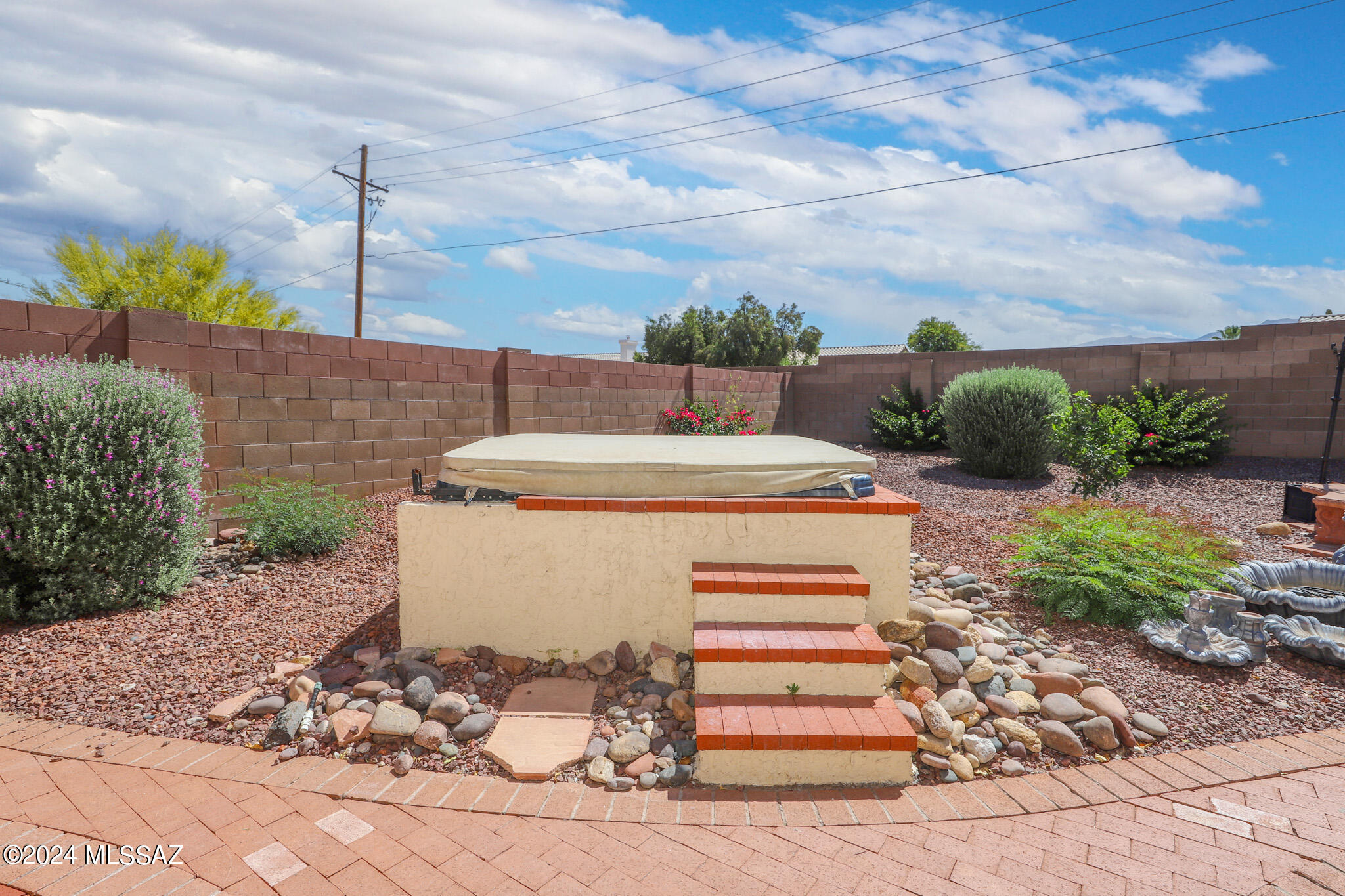 831 South Rincon Rising Road Tucson, AZ 85748 - Photo 30 of 33 Relax in the spa