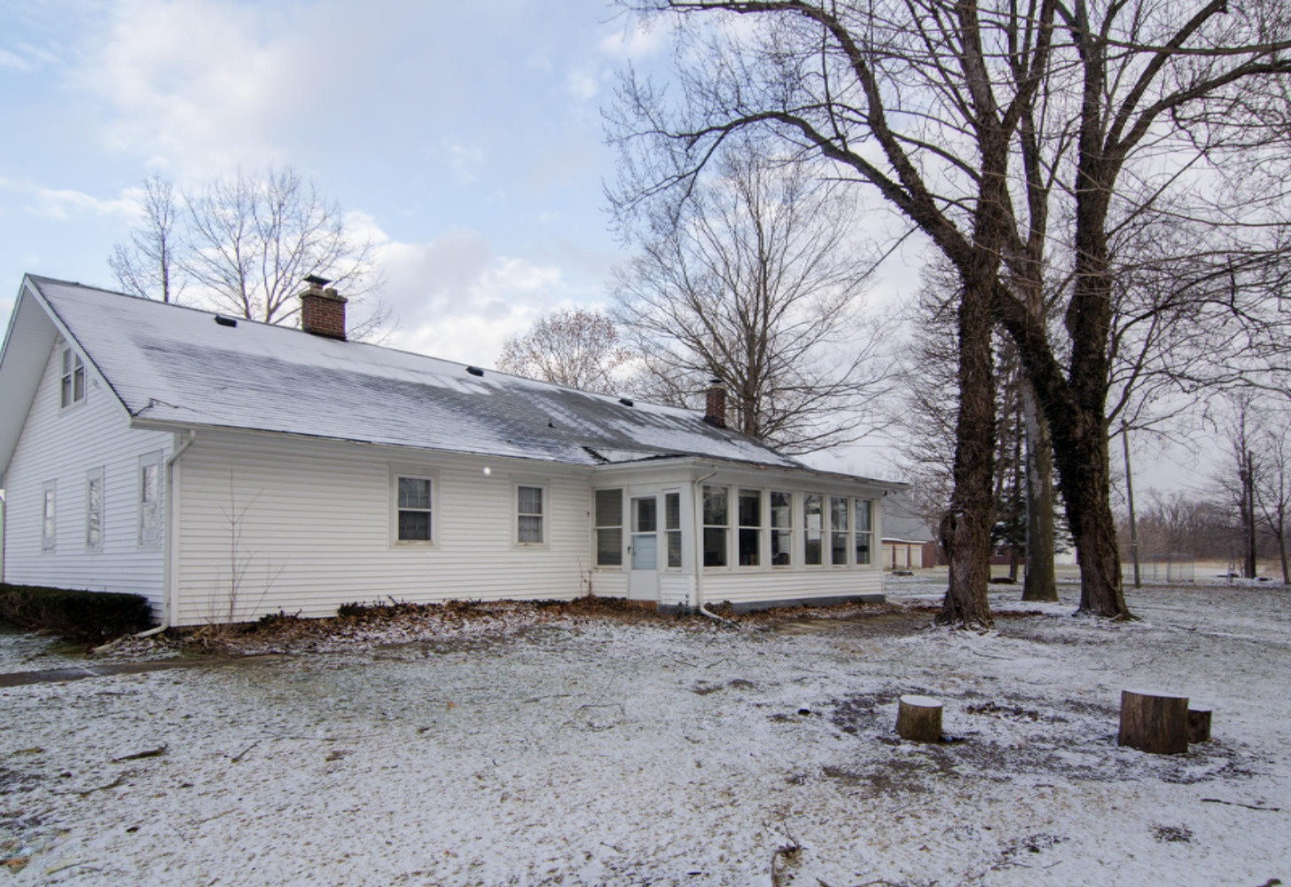3105 Creek Road Niles, MI 49120 - Photo 2 of 25 3105 Creek Rd Niles MI 49120-large-002-3