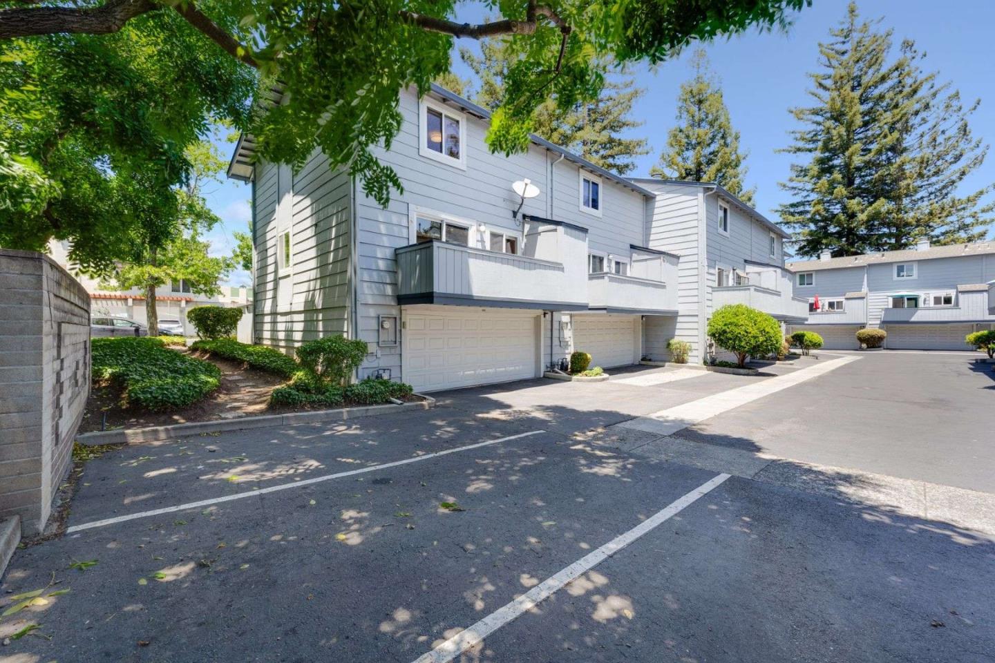 829 Montgomery Street Mountain View, CA 94041 - Photo 28 of 36 a front view of a house with a yard and garage