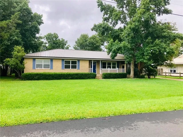 $1,700 | 107 South Lake Drive, Brunswick, GA 31525