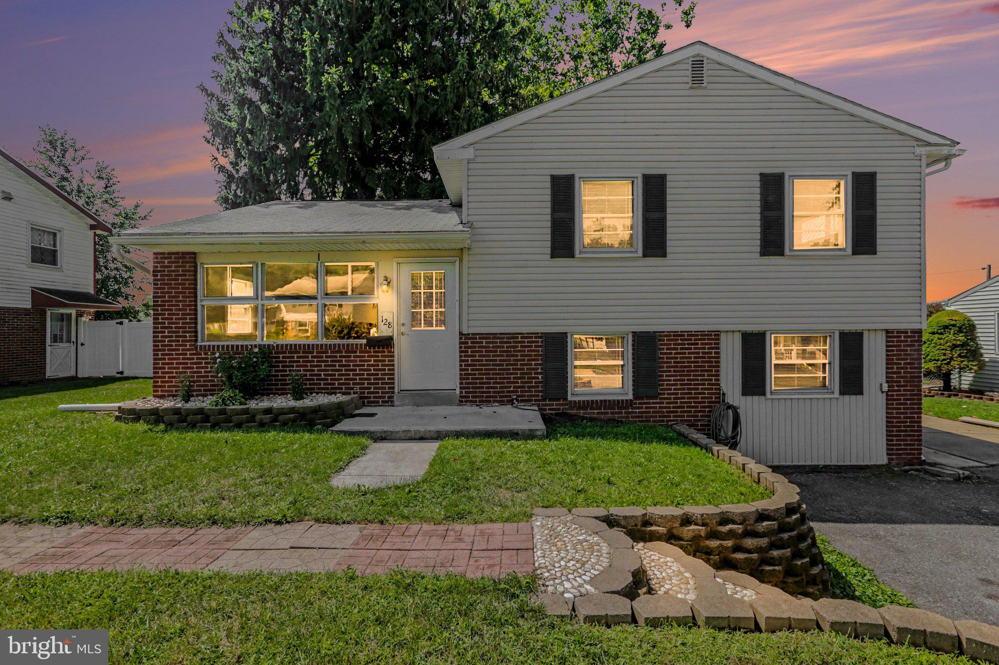 128 Henry Road Enola, PA 17025 - Photo 3 of 32 Gallery Image 3