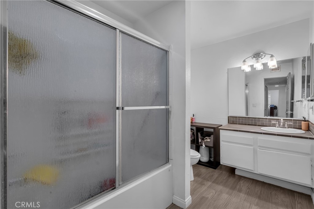 4424 San Jose Street, Unit 3 Montclair, CA 91763 - Photo 29 of 33 a bathroom with a bathtub and a sink