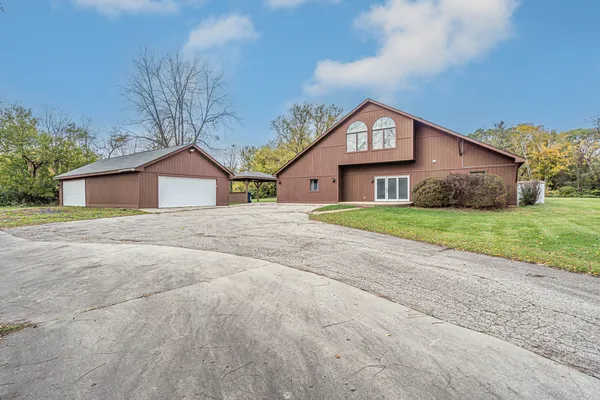 $670,000 | 27514 North Forest Garden Road, Wauconda, IL 60084