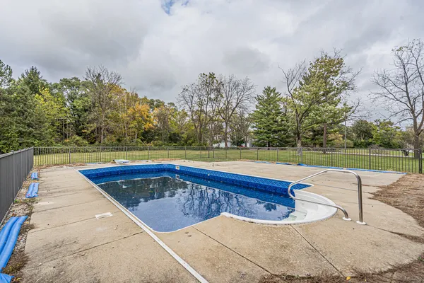 $670,000 | 27514 North Forest Garden Road, Wauconda, IL 60084