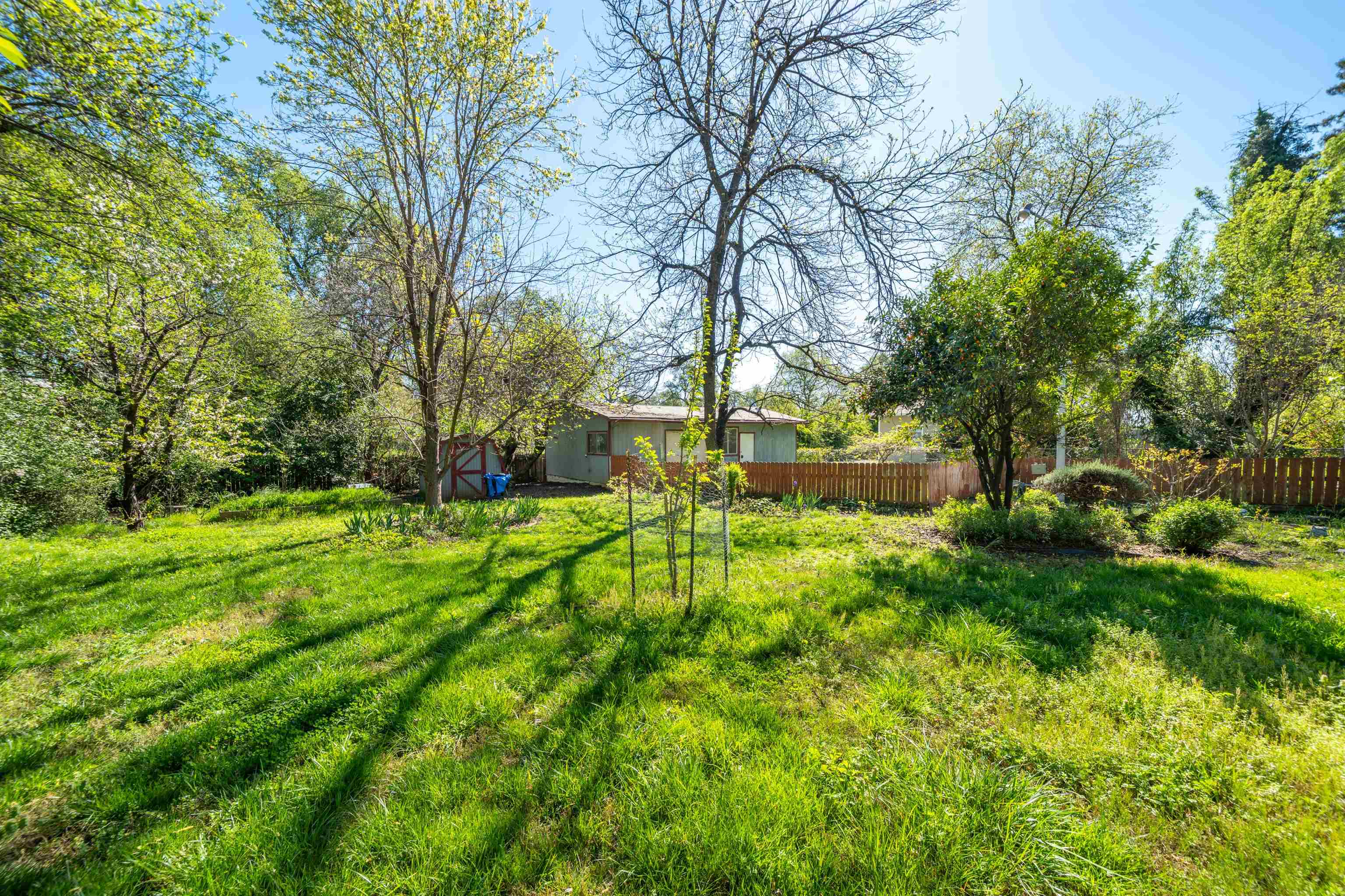 3081 Henderson Road Redding, CA 96002 - Photo 25 of 38