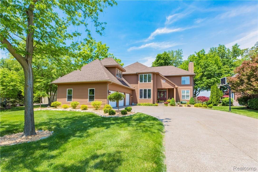 18016 Meridian Road Grosse Ile, MI 48138 - Photo 3 of 36 1.jpg