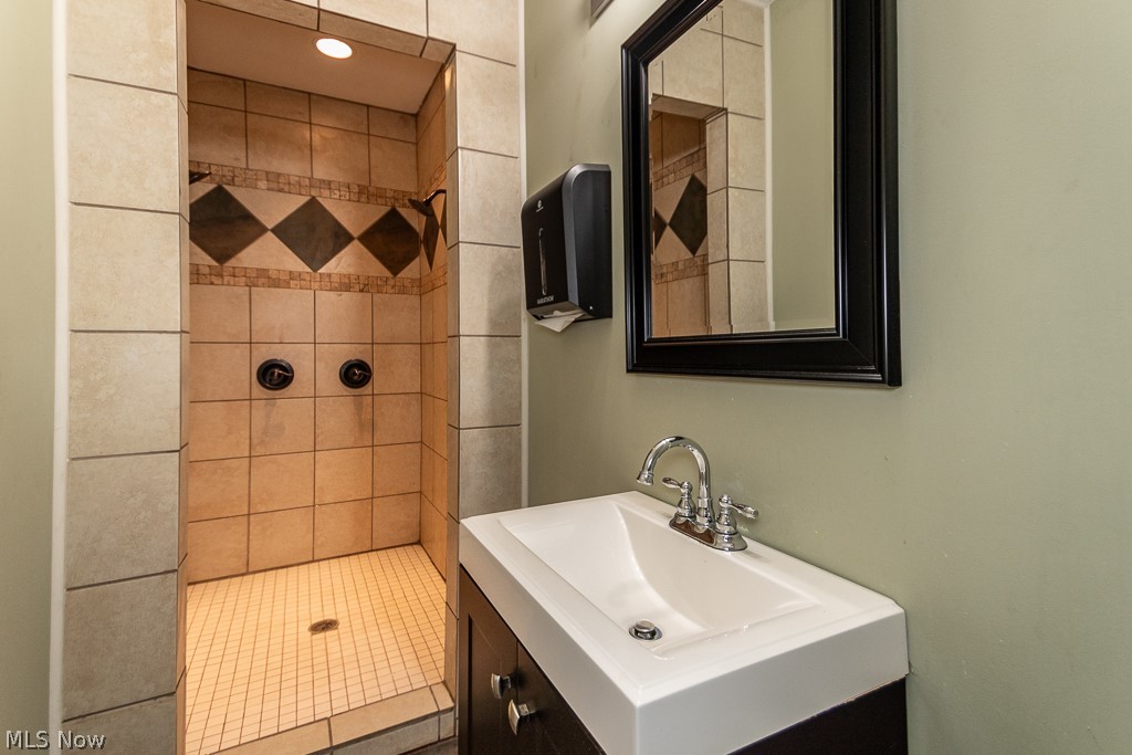 15416 Saranac Road Cleveland, OH 44110 - Photo 15 of 47