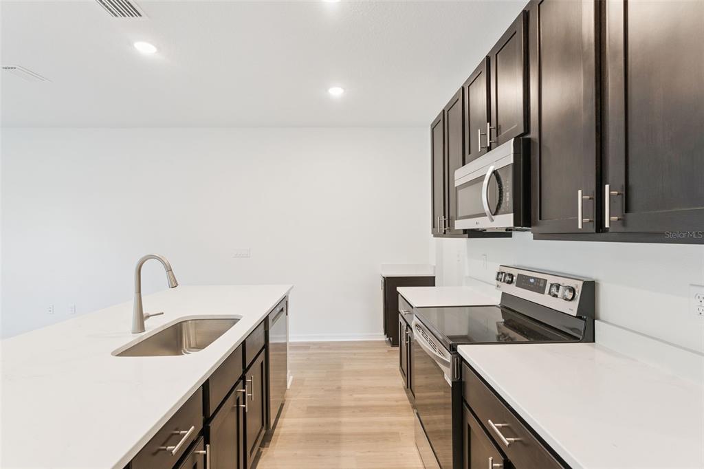 2266 Red Pine Eustis, FL 32726 - Photo 5 of 26