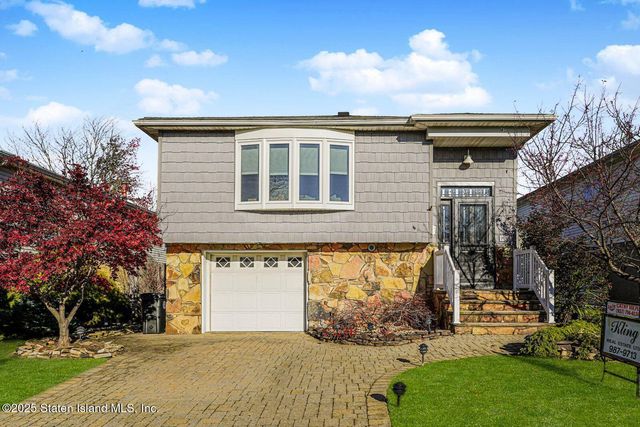 $845,000 | 731 Rathbun Avenue, Huguenot