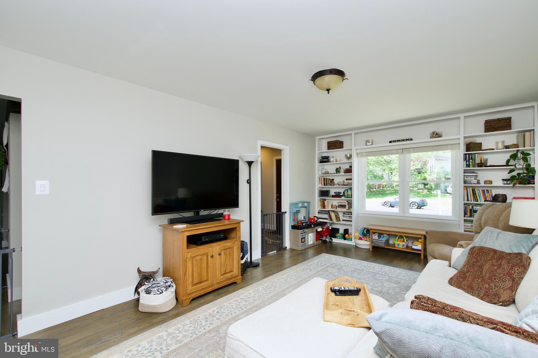 8314 Wagon Wheel Road Alexandria, VA 22309 - Photo 16 of 42 Family room