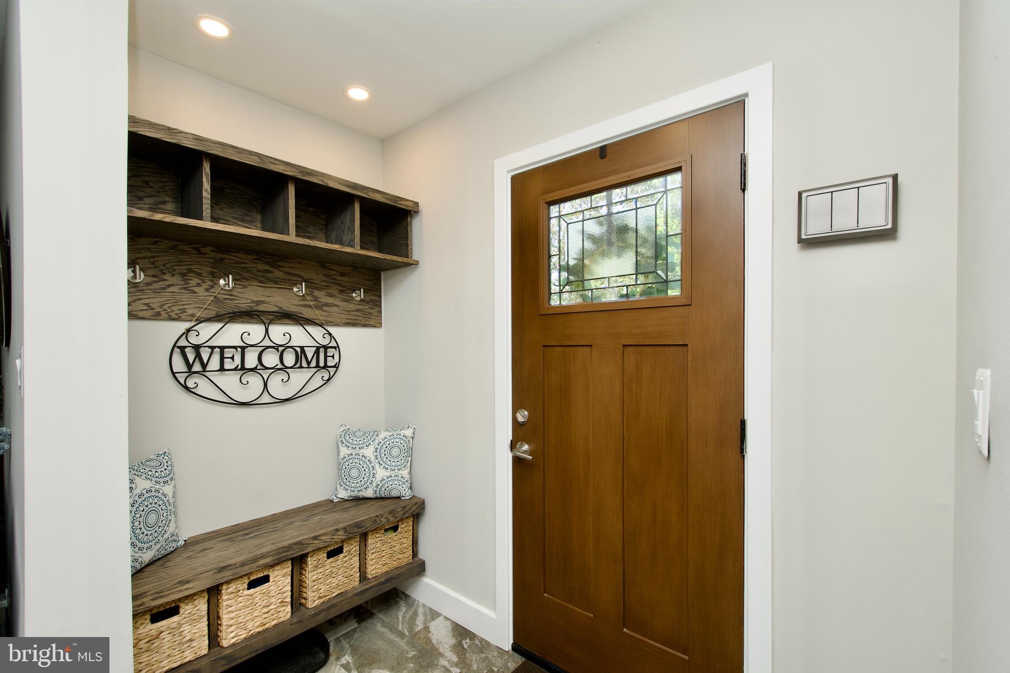 8314 Wagon Wheel Road Alexandria, VA 22309 - Photo 6 of 42 Entry