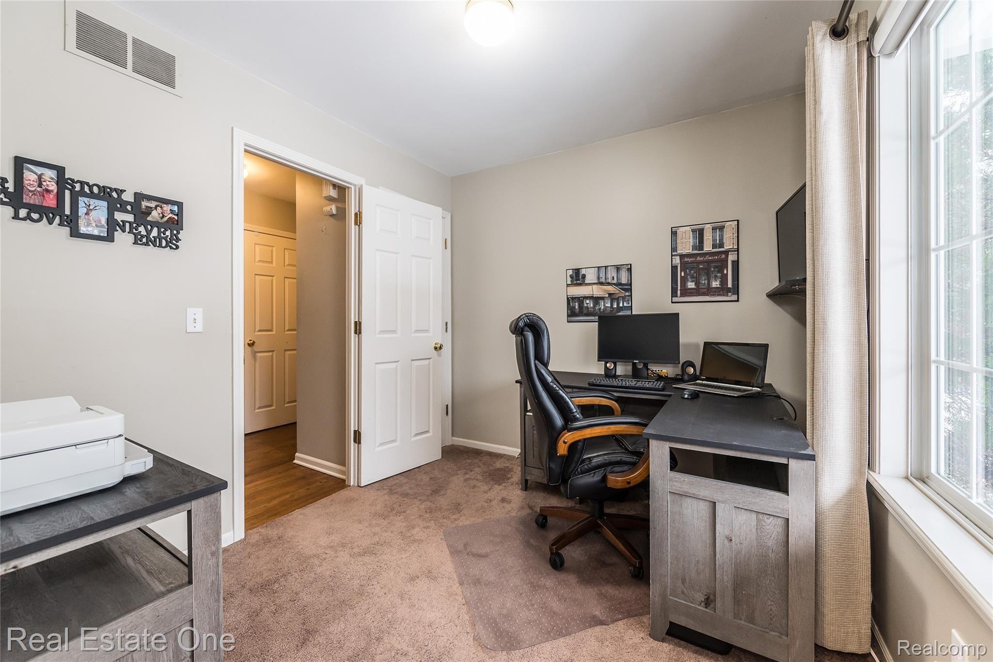 2358 Summit Cedar Howell, MI 48855 - Photo 25 of 55 DSC_4597.jpg