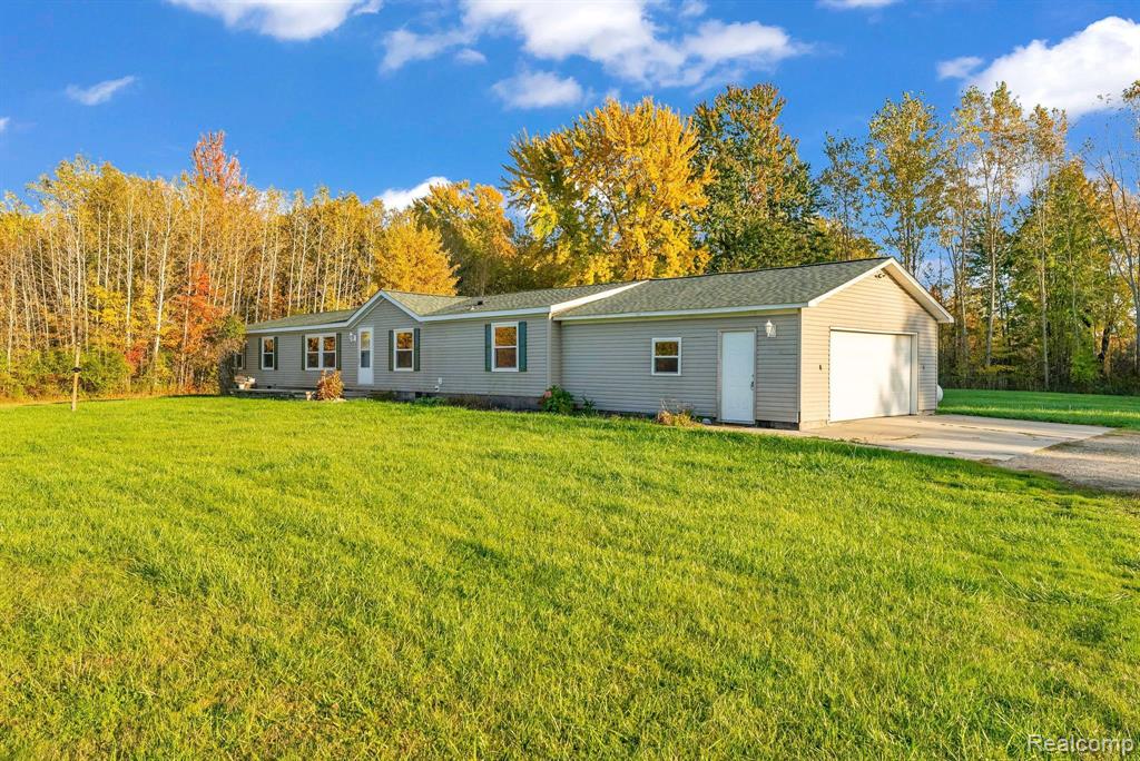4047 Myron Road Fort Gratiot, MI 48059 - Photo 13 of 60
