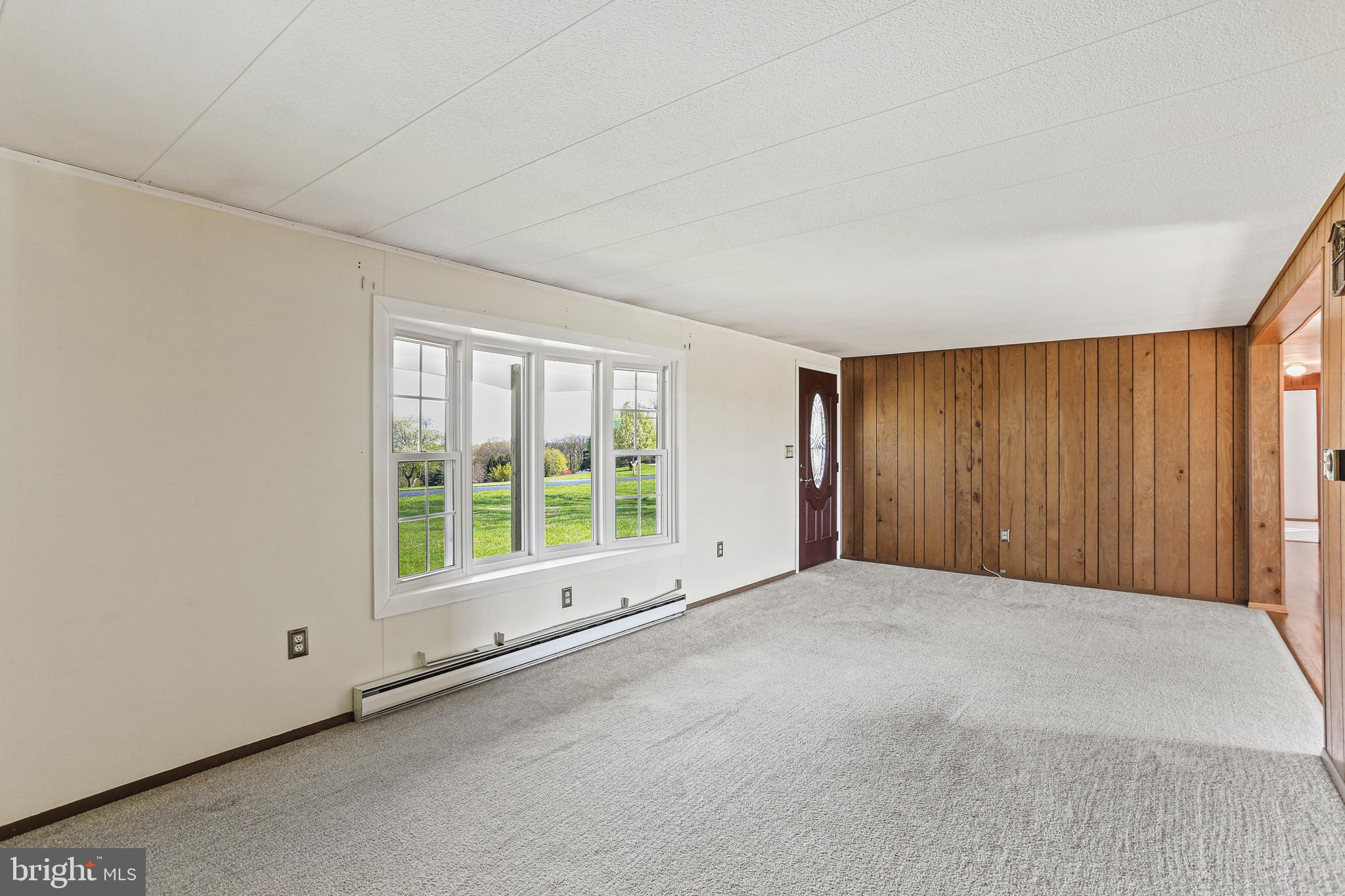 2509 Mt Ventus Road, Unit 1 Manchester, MD 21102 - Photo 6 of 46 Living Room