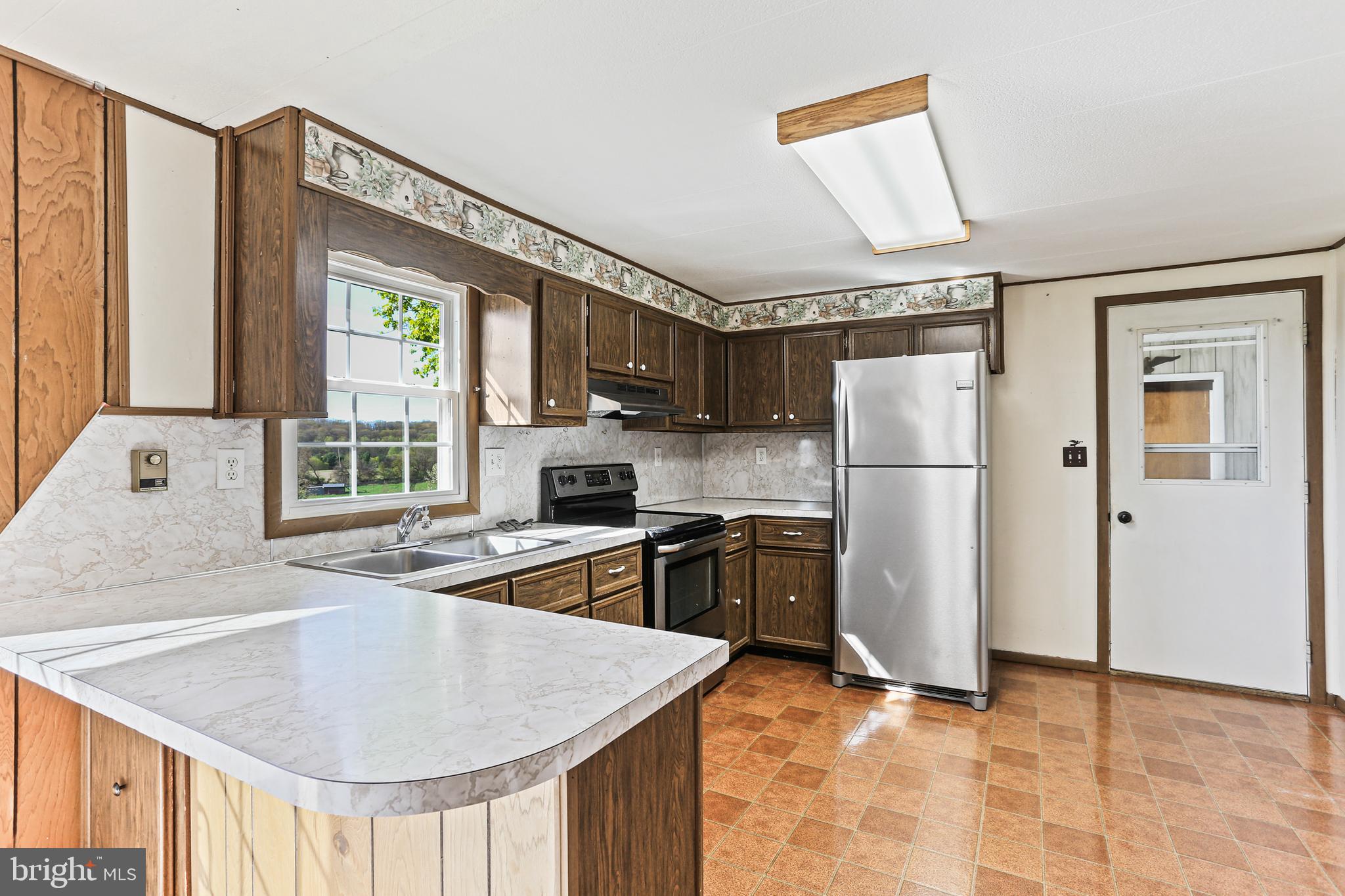 2509 Mt Ventus Road, Unit 1 Manchester, MD 21102 - Photo 8 of 46 Kitchen w/ Access to Breezeway