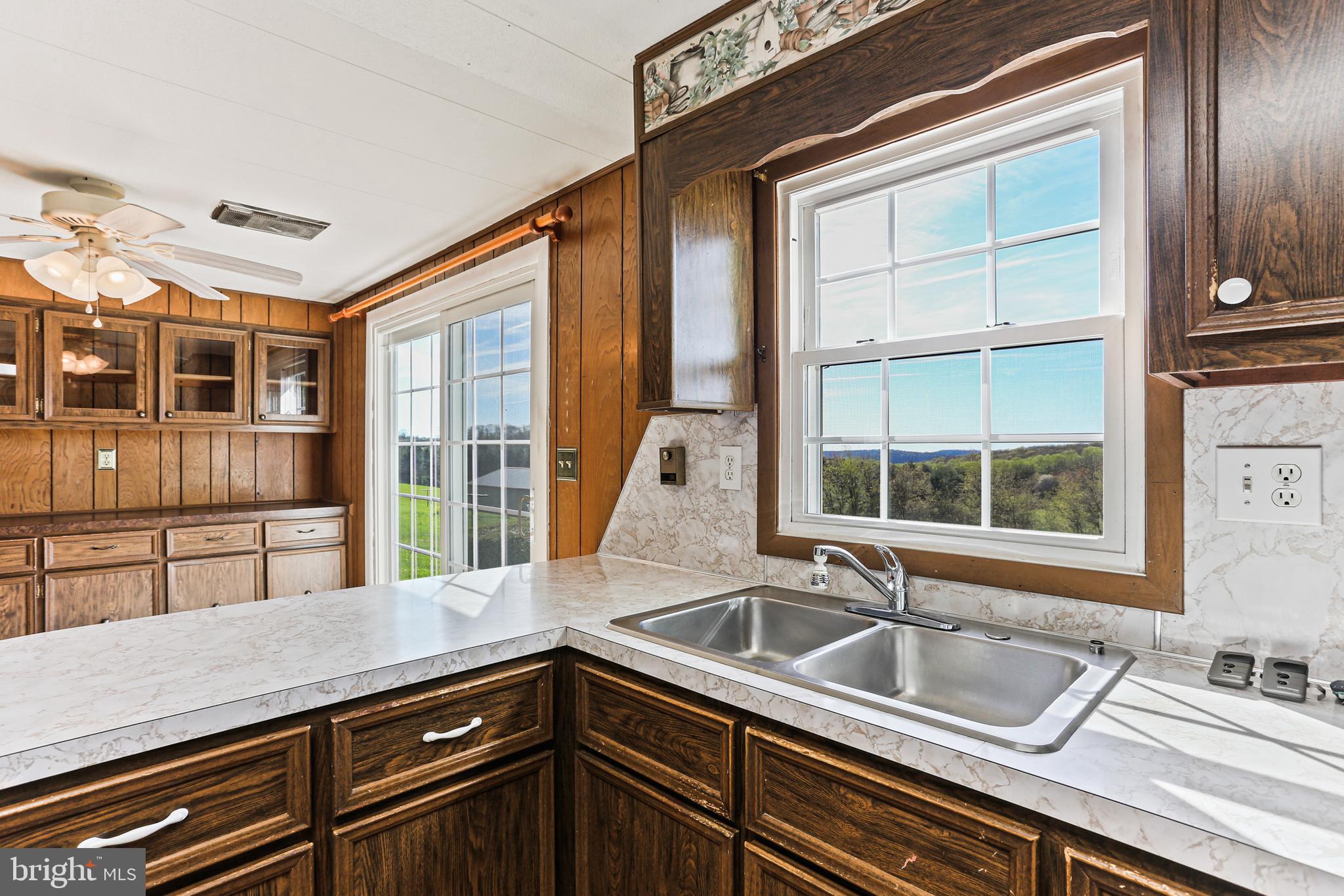 2509 Mt Ventus Road, Unit 1 Manchester, MD 21102 - Photo 9 of 46 Kitchen w/ Dual Sink