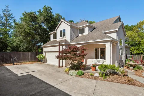 $1,265,000 | 814 Cobbler Lane, Petaluma, CA 94952