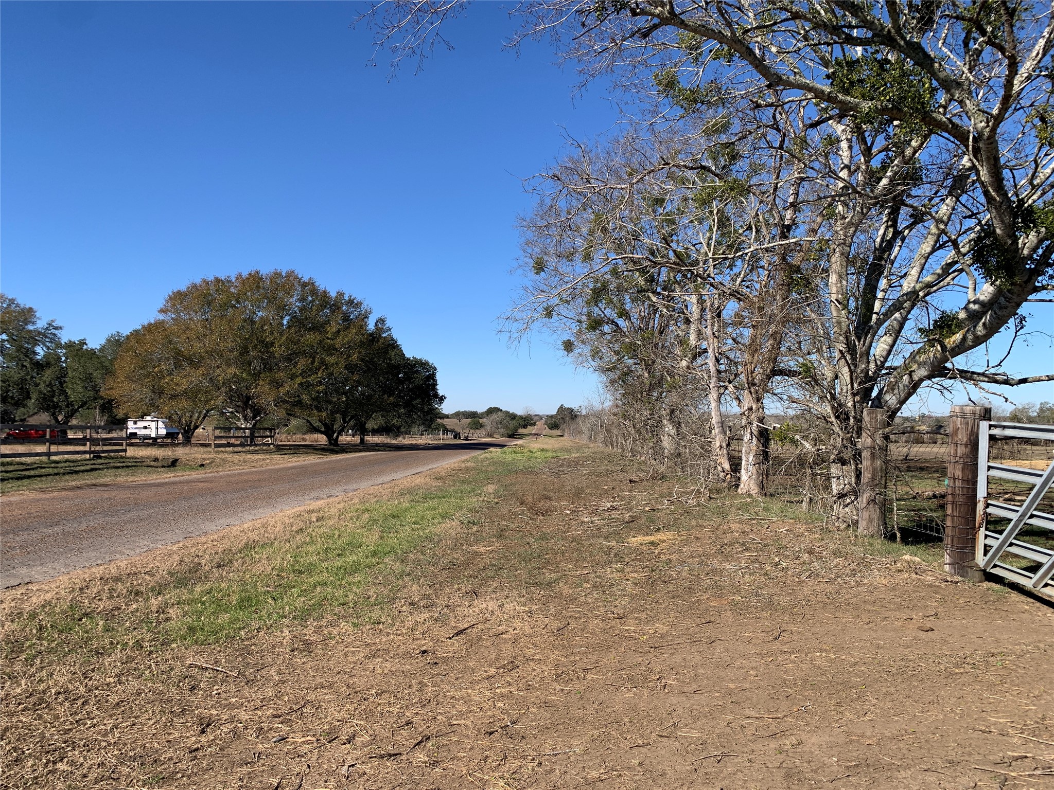 253 County Road 253 Weimar, TX 78962 - Photo 9 of 23
