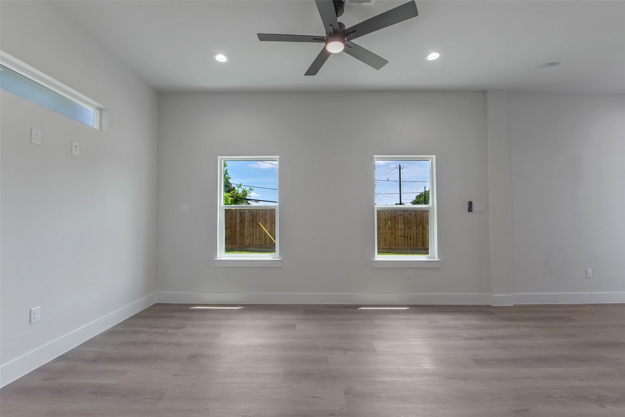 9311 Jutland Road Houston, TX 77033 - Photo 3 of 28