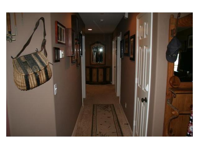 4035 Ritchie Road Santa Ysabel, CA 92070 - Photo 5 of 6 Hallway
