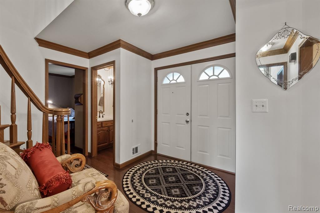 264 Stonetree Circle Rochester Hills, MI 48309 - Photo 6 of 35