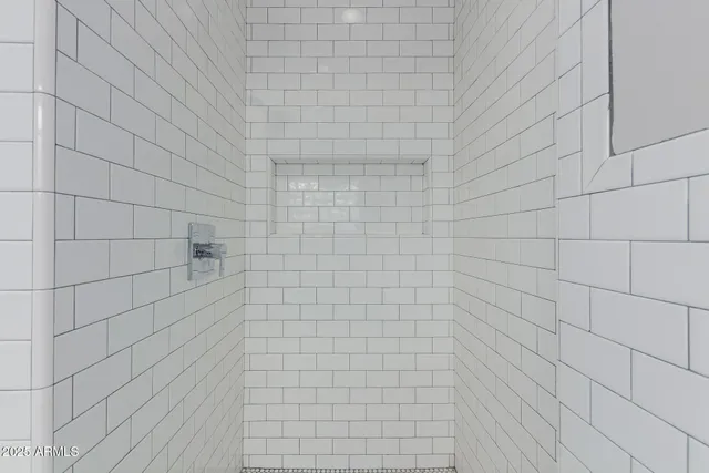 $6,500 | 5001 East Mitchell Drive, Phoenix, AZ 85018