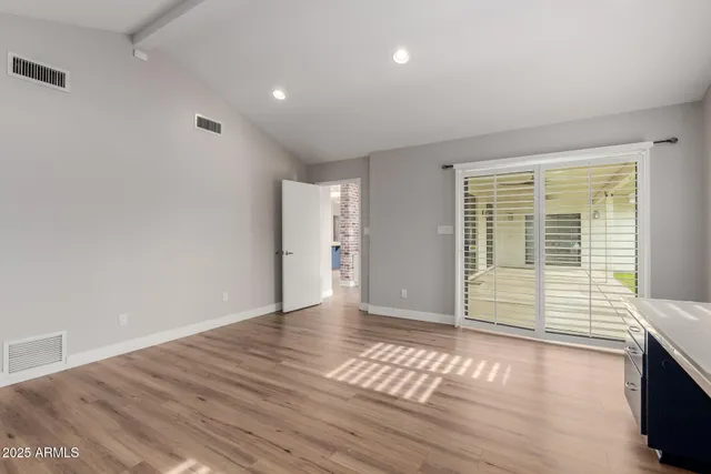 $6,500 | 5001 East Mitchell Drive, Phoenix, AZ 85018