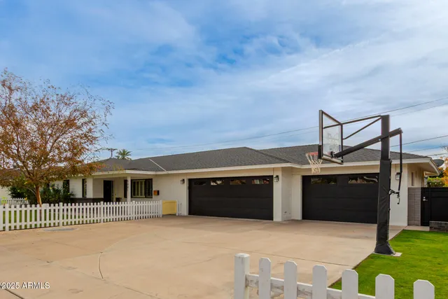 $6,500 | 5001 East Mitchell Drive, Phoenix, AZ 85018