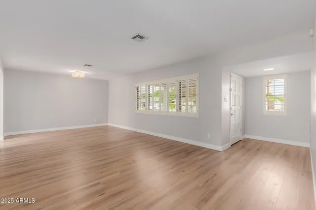 $6,500 | 5001 East Mitchell Drive, Phoenix, AZ 85018