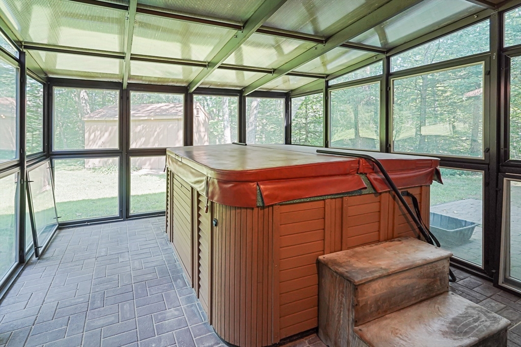 165 Barre Paxton Road Rutland, MA 01543 - Photo 39 of 42 workspace with table and chairs