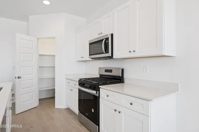 $389,990 | 46445 West Lander Lane, Maricopa, AZ 85139