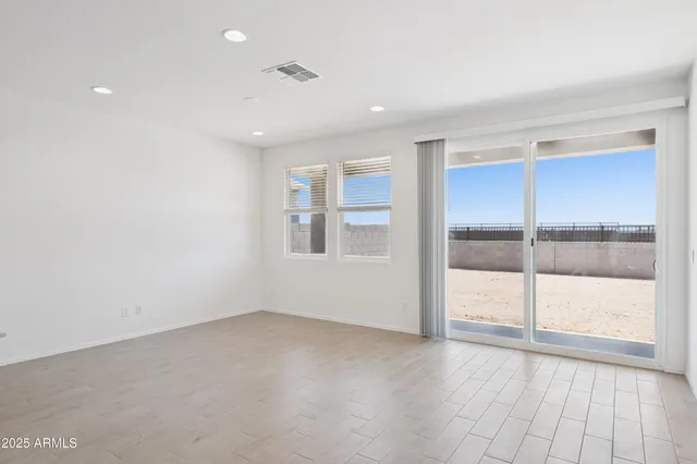 $389,990 | 46445 West Lander Lane, Maricopa, AZ 85139