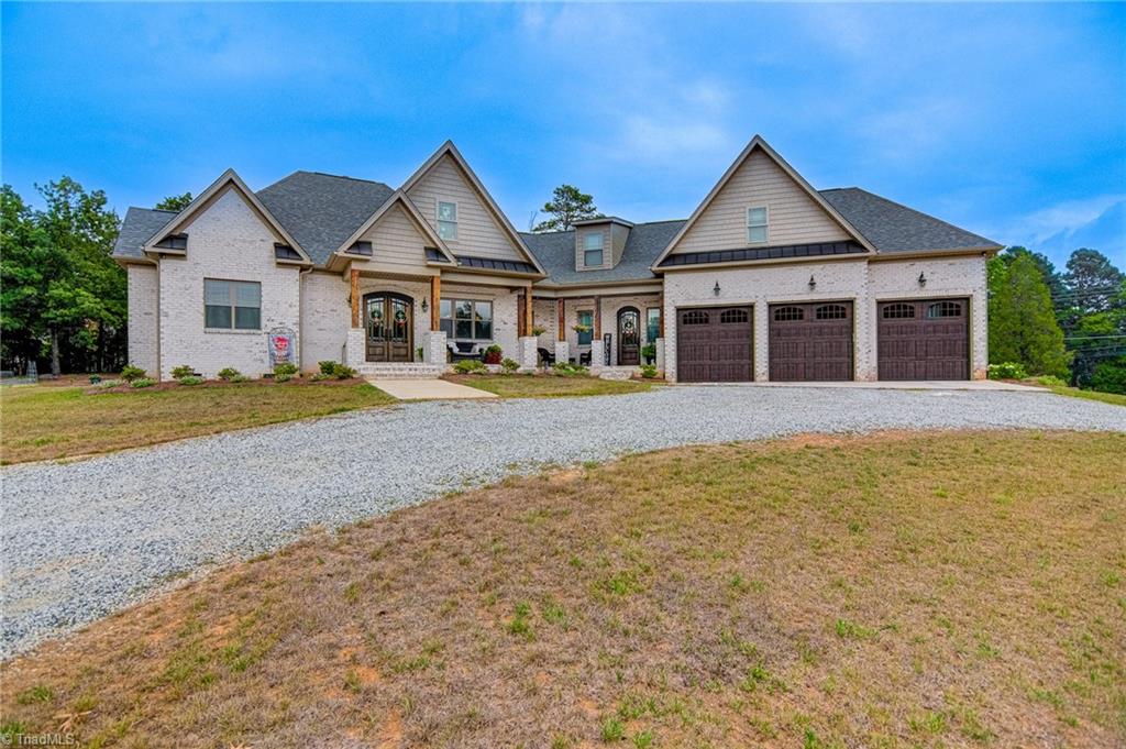 140 Richard Byerly Road High Point, NC 27262 - Photo 2 of 43