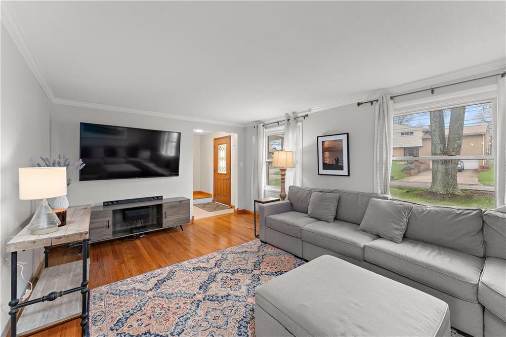 8502 Ridgemont Road Pittsburgh, PA 15237 - Photo 6 of 40 Gallery Image 6