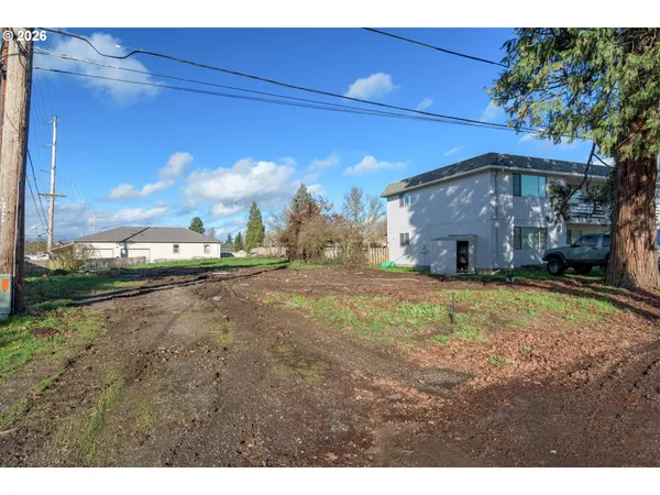 $315,000 | 32633 West McKenzie Street, Eugene, OR 97408