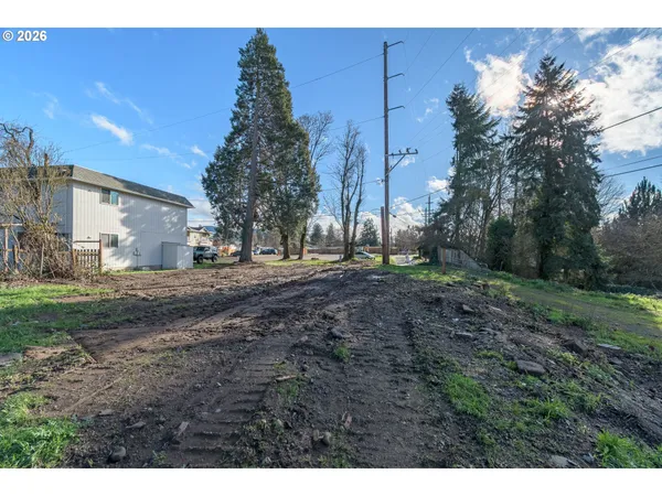 $315,000 | 32633 West McKenzie Street, Eugene, OR 97408