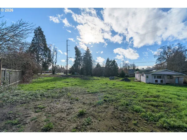 $315,000 | 32633 West McKenzie Street, Eugene, OR 97408