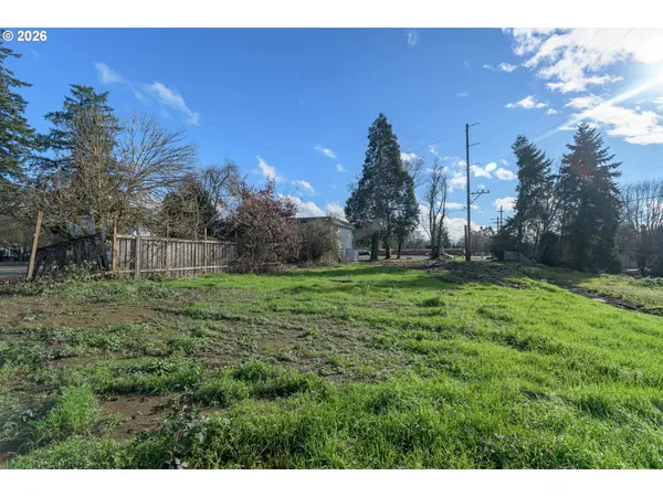 $315,000 | 32633 West McKenzie Street, Eugene, OR 97408