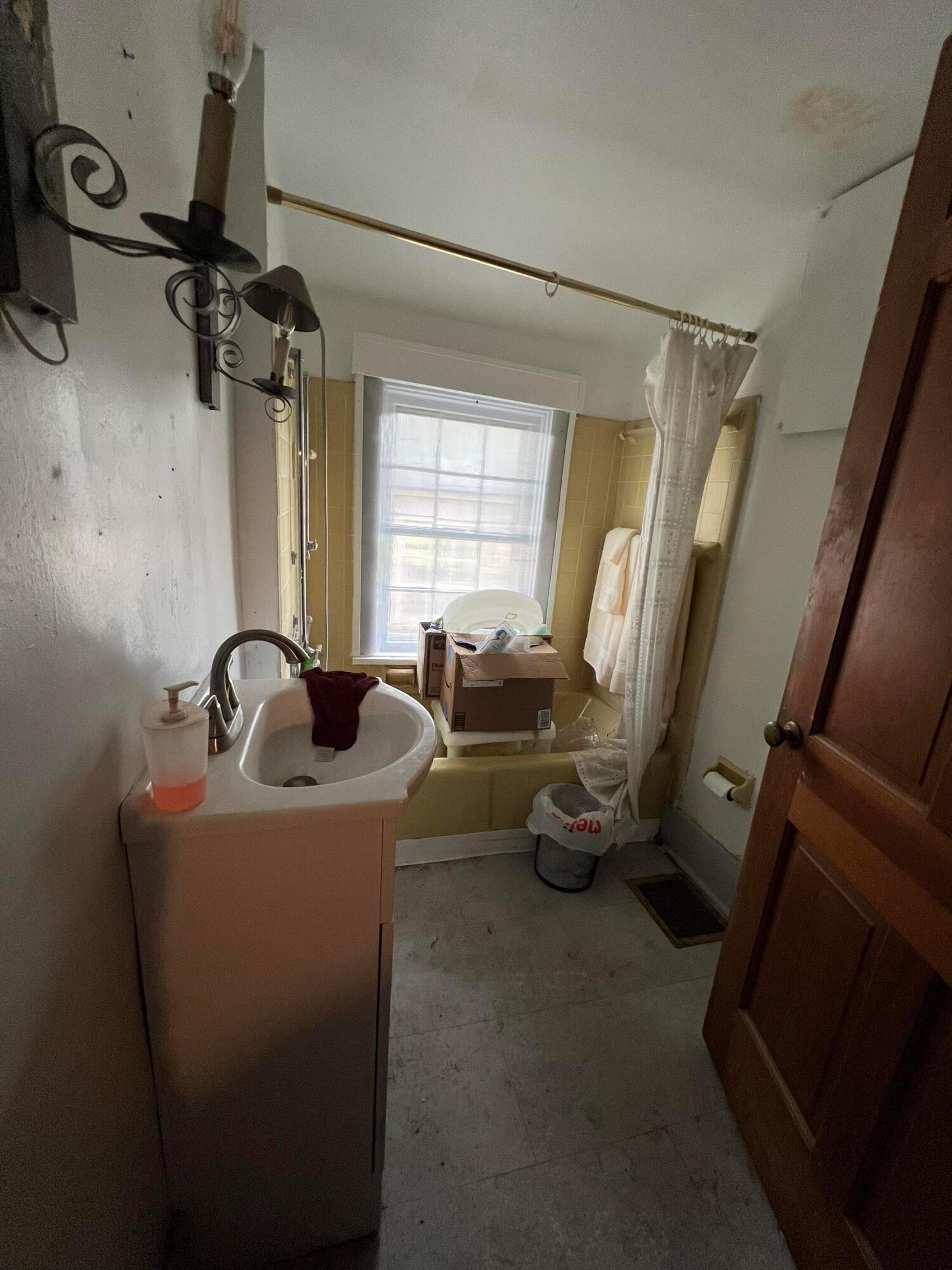 6192 Troy Road Springfield, OH 45502 - Photo 13 of 21 IMG_5005