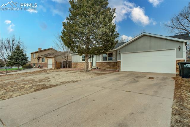 2115 Bainbridge Road Colorado Springs, CO 80916 - Photo 3 of 22 Large driveway